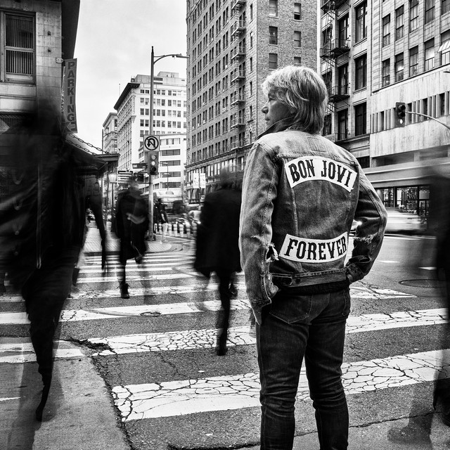 کاور آهنگ Living in Paradise از Bon Jovi