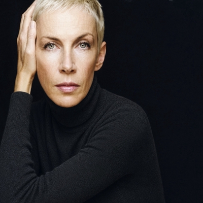 کاور آهنگ Pavement Cracks - Gabriel & Dresden Club Mix از Annie Lennox