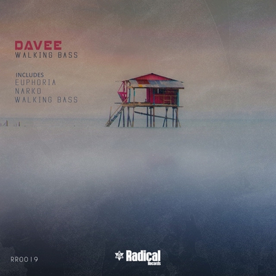 کاور آهنگ Walking Bass - Original Mix از Davee