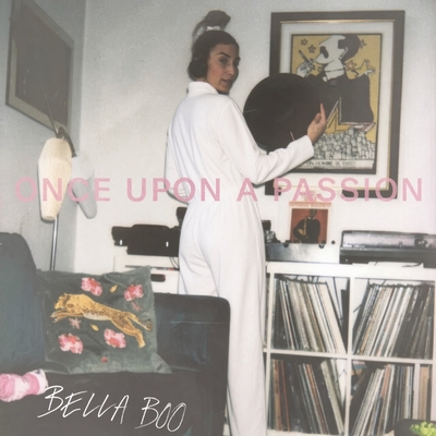 کاور آهنگ She's Back! از Bella Boo