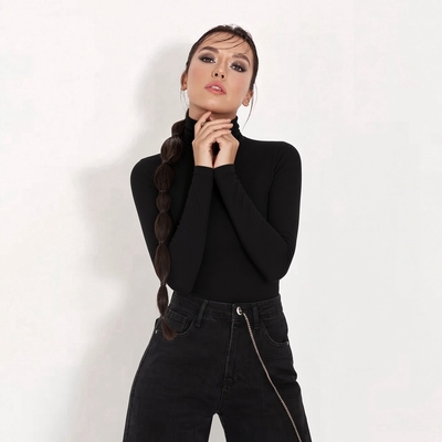 کاور آهنگ Soyle - Akustik از Tugba Yurt