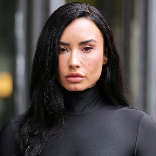 کاور آهنگ Cool for the Summer - Mike Cruz Remix از Demi Lovato