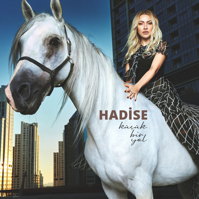 کاور آهنگ Kucuk Bir Yol از Hadise