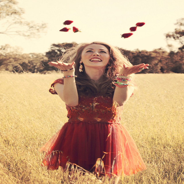 کاور آهنگ Summer's On Its Way از Rebecca