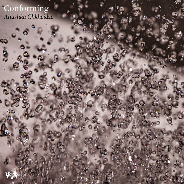 کاور آهنگ Conforming از Anushka Chkheidze