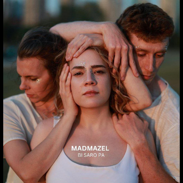 کاور آهنگ بی‌سر و پا از مادمزل